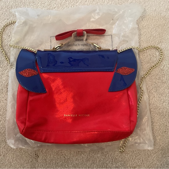 Danielle Nicole Snow White bag - Picture 12 of 13